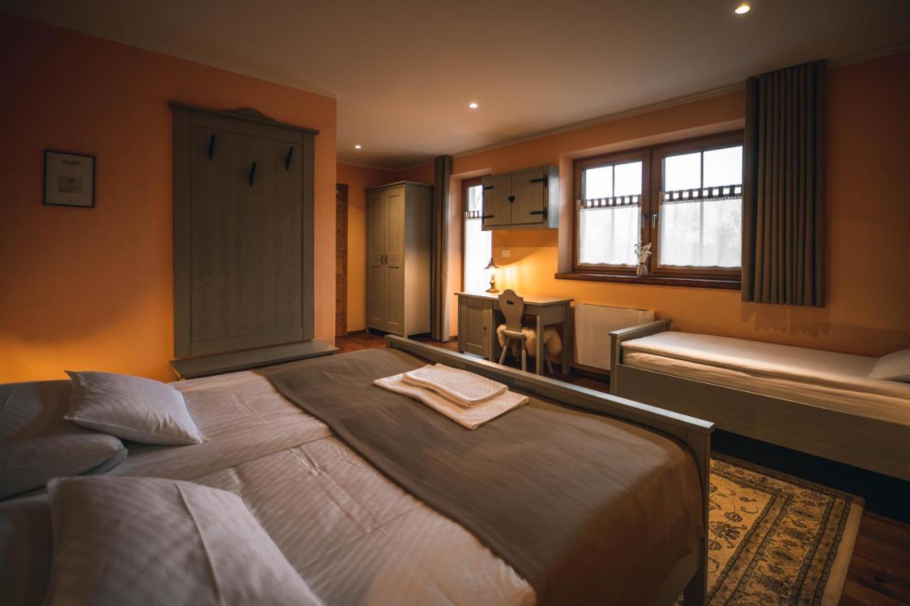 Hotel Zamorc Skofja Loka Bagian luar foto