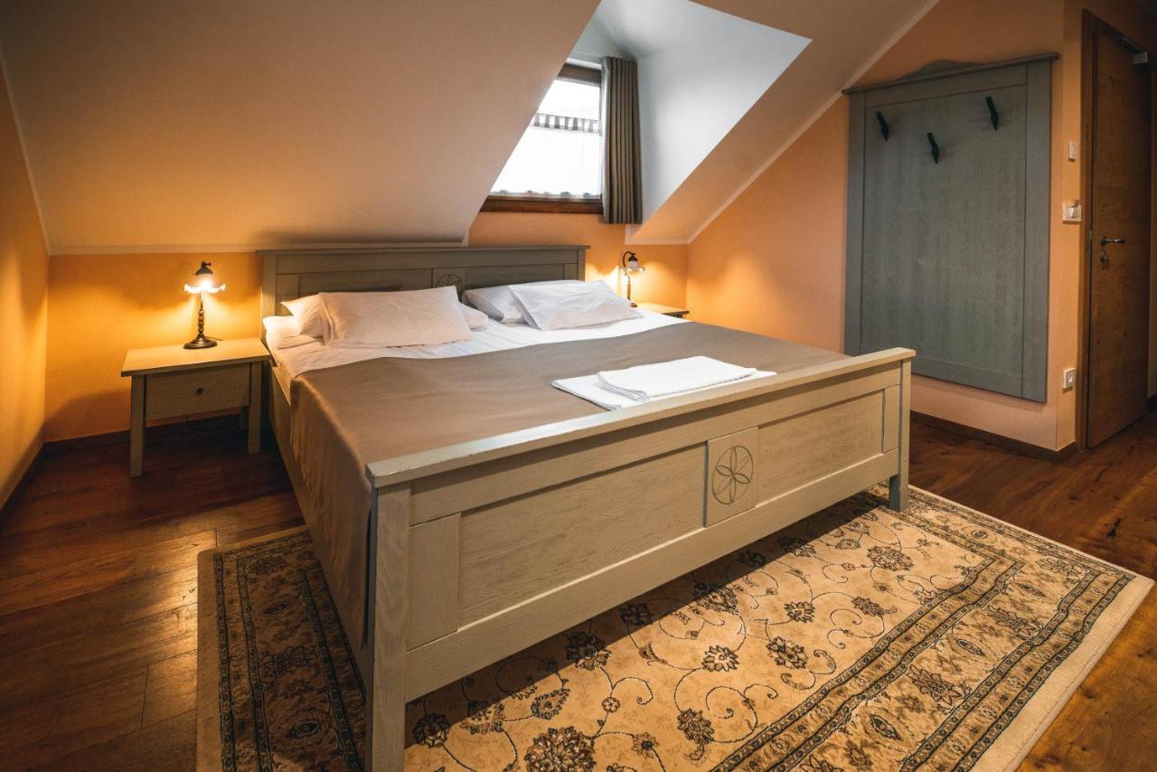 Hotel Zamorc Skofja Loka Bagian luar foto