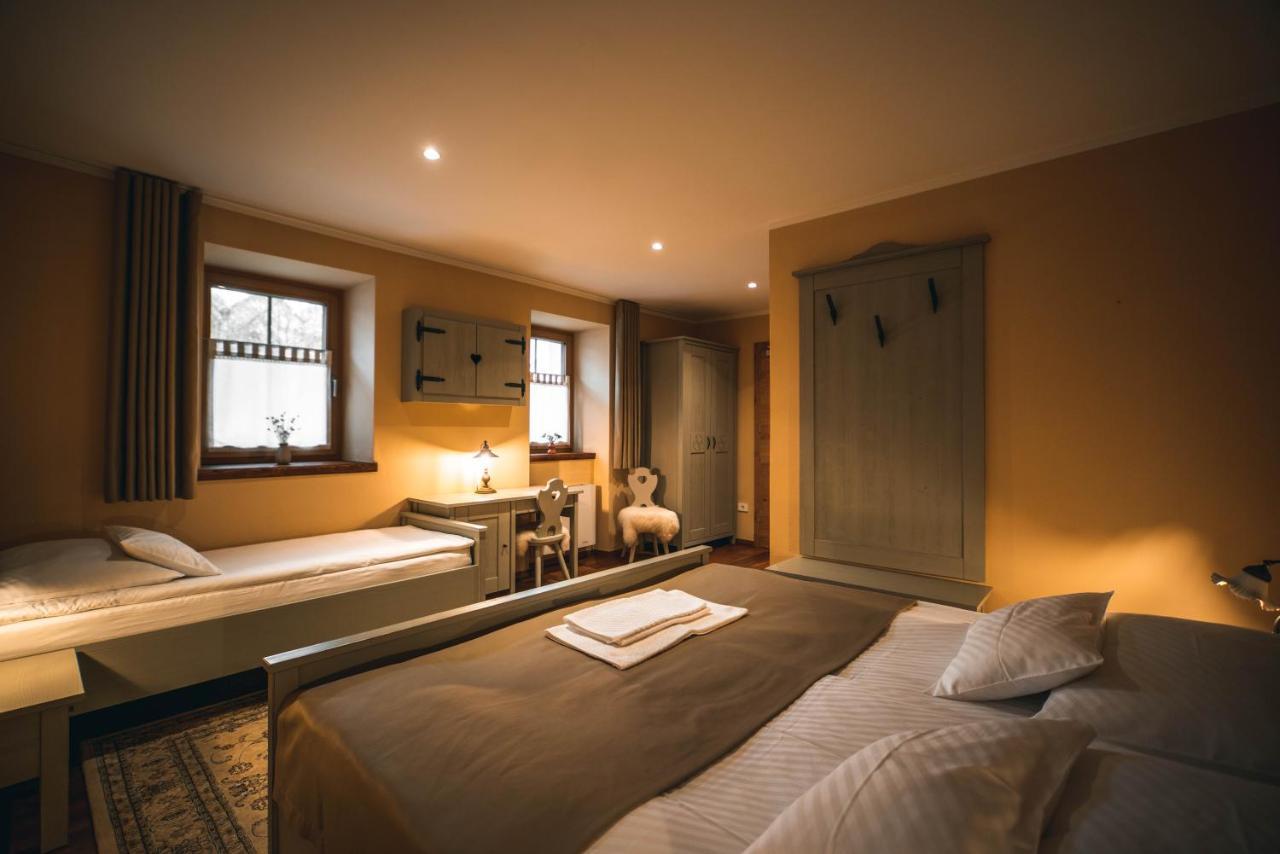 Hotel Zamorc Skofja Loka Bagian luar foto