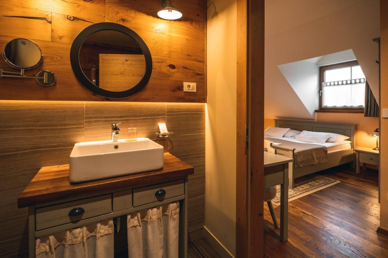 Hotel Zamorc Skofja Loka Bagian luar foto