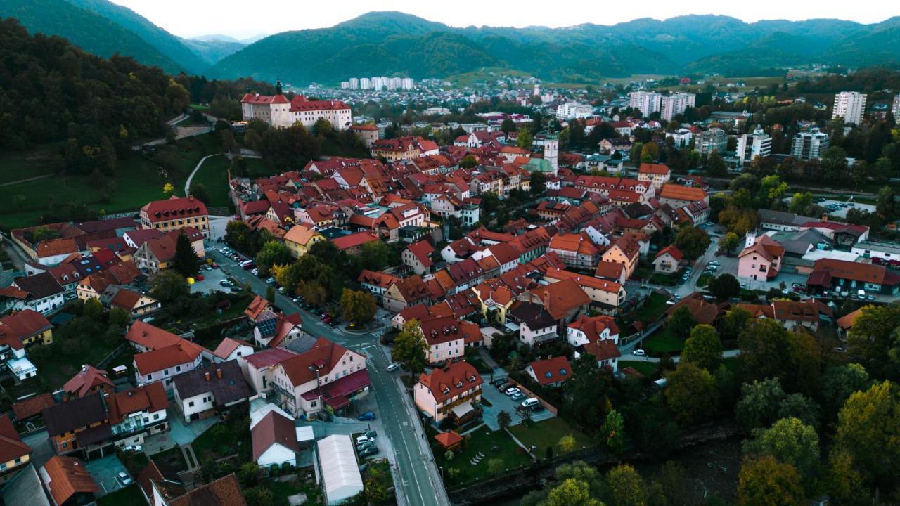 Hotel Zamorc Skofja Loka Bagian luar foto